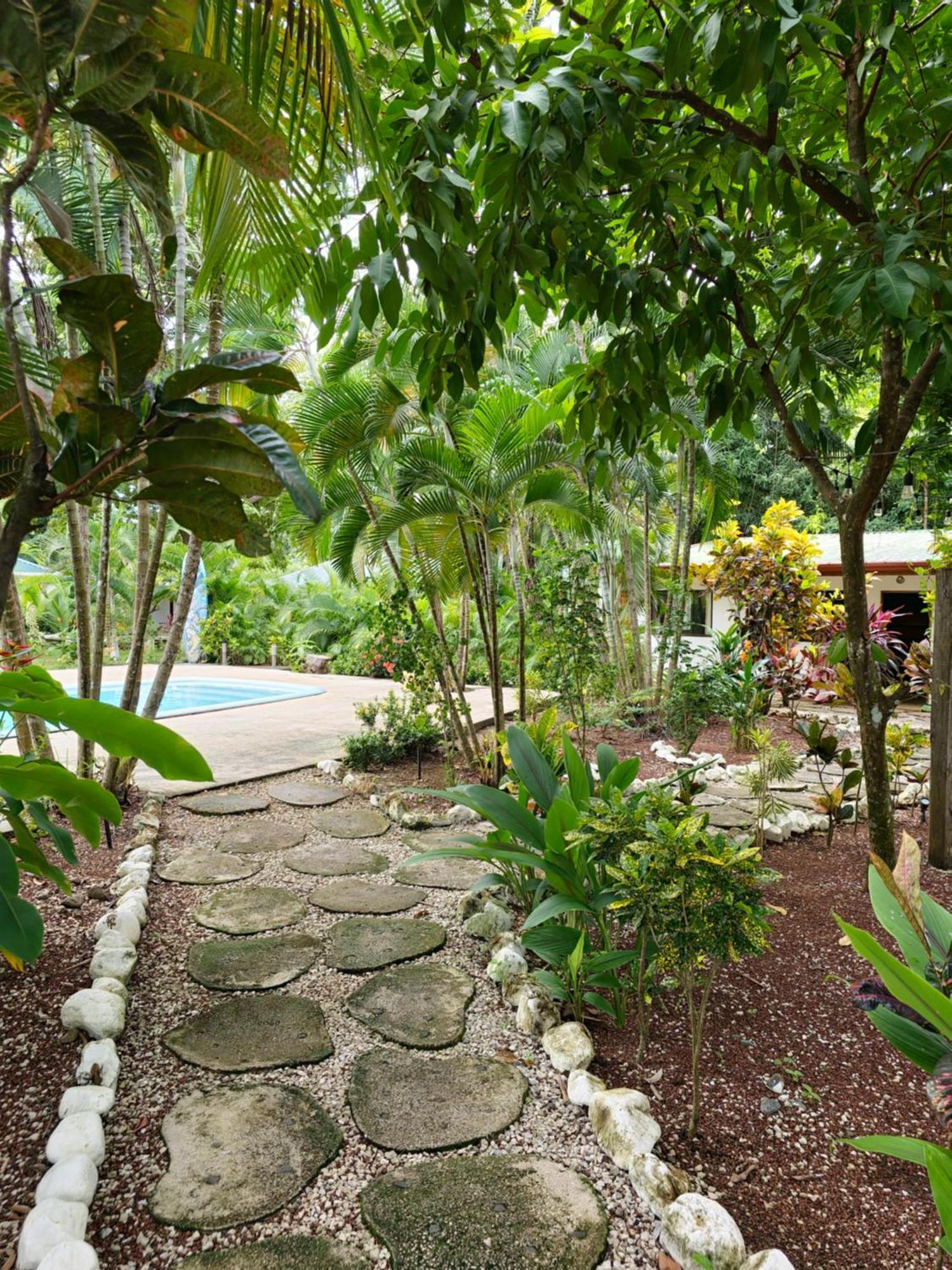 Buddha Hotel y Restaurante 100mts de playa Sanjuanillo San Juanillo Exterior foto